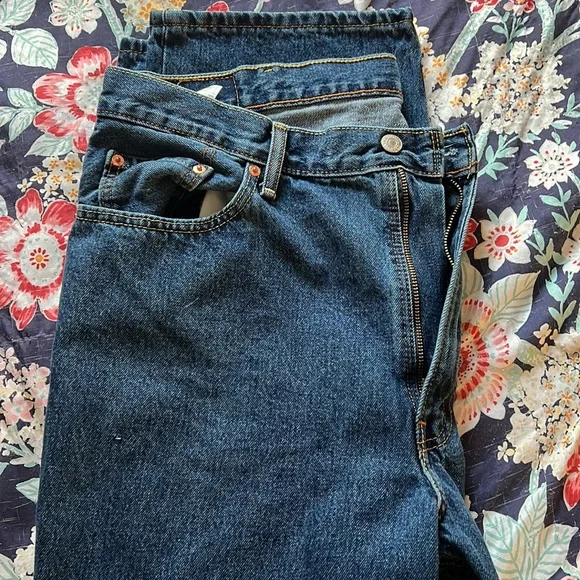 Men’s Levi jeans - Picture 2 of 4